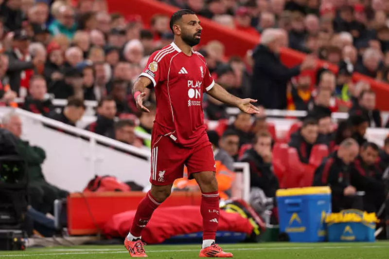 انتكاسة مؤقتة.. هل يرحل صلاح عن ليفربول في يناير؟